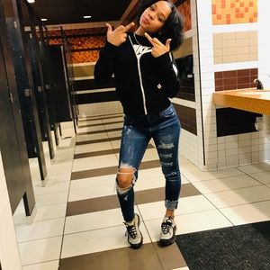 Meet your Posher, Seana